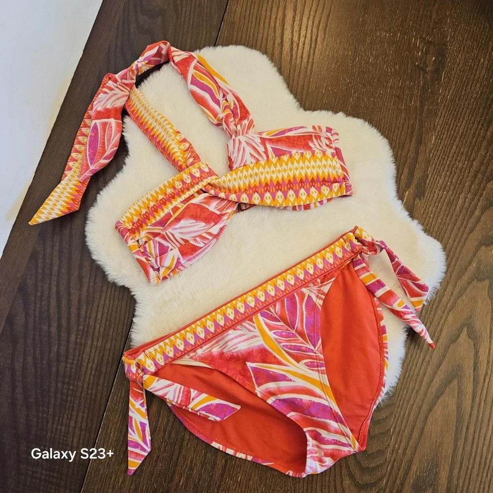 Leilani Bikini Y2K Set L‎ Top 8 Bottom Tropical V-Wire Halter Swimwear 2010 NWOT